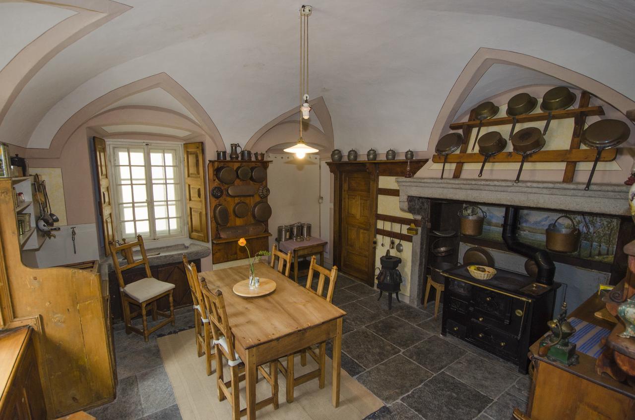 Palazzo Gamboni Swiss Historic Hotel Comologno Экстерьер фото